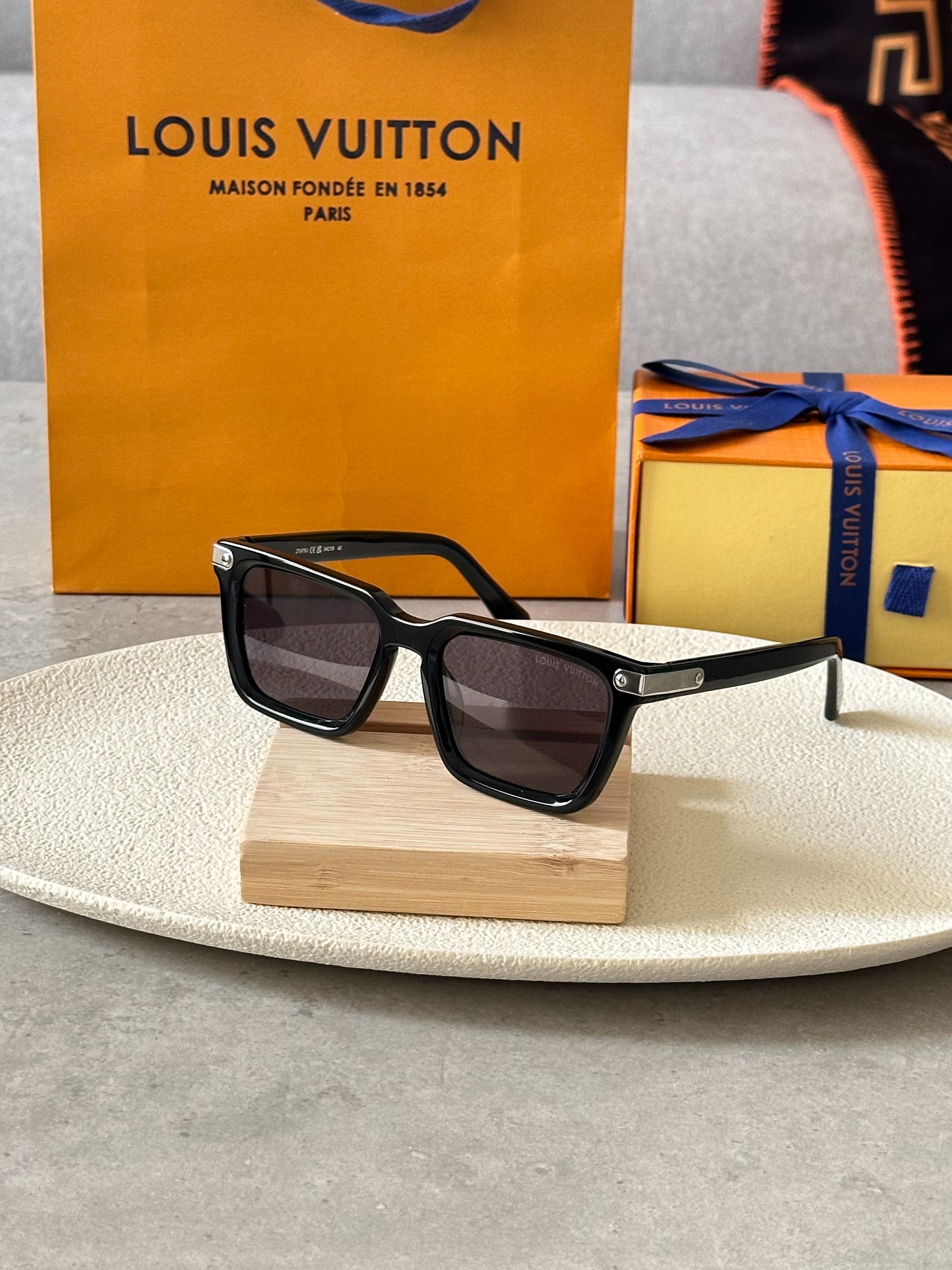 نظارات LV رجالية