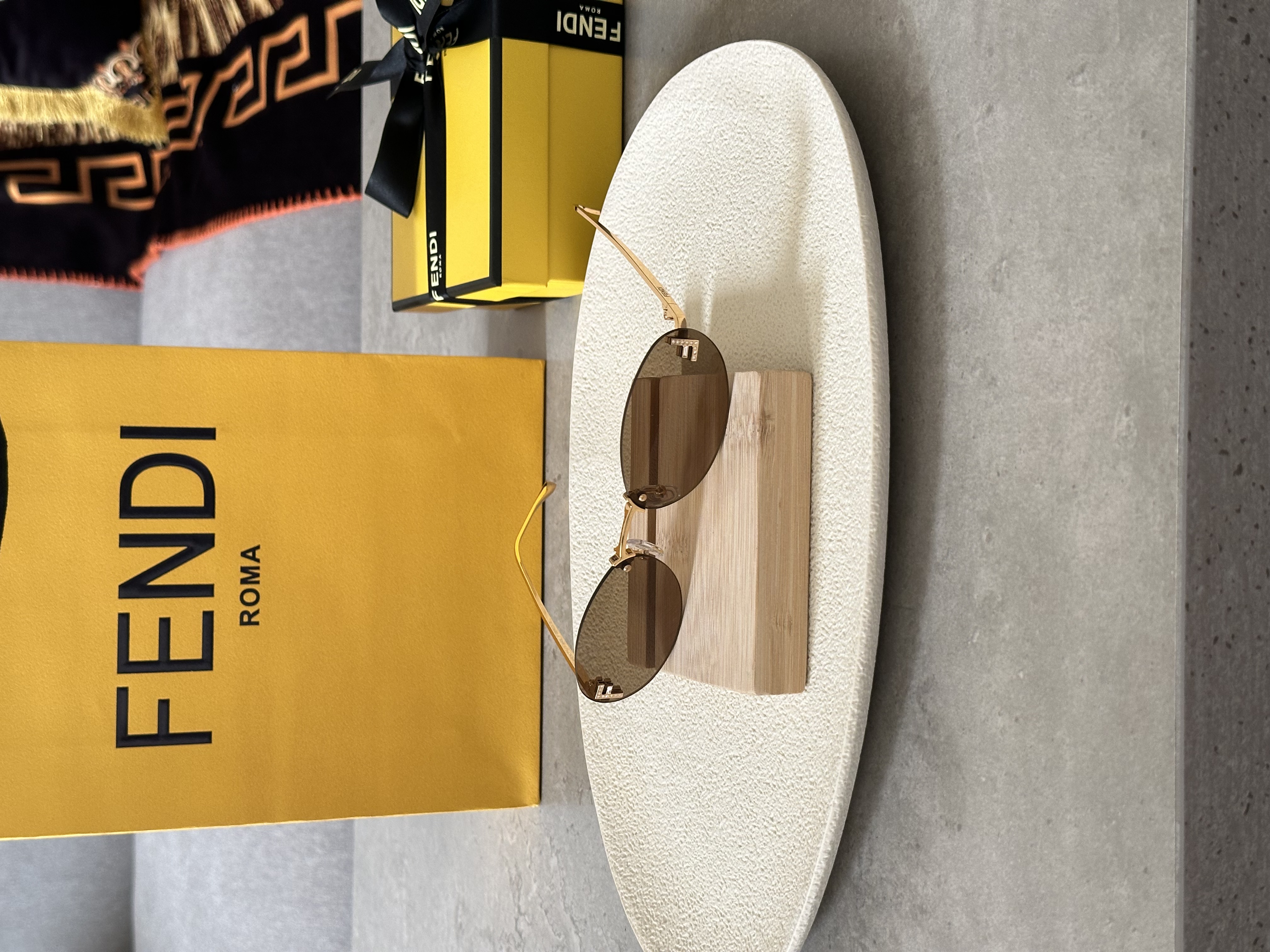 نظارات فندي نسائية